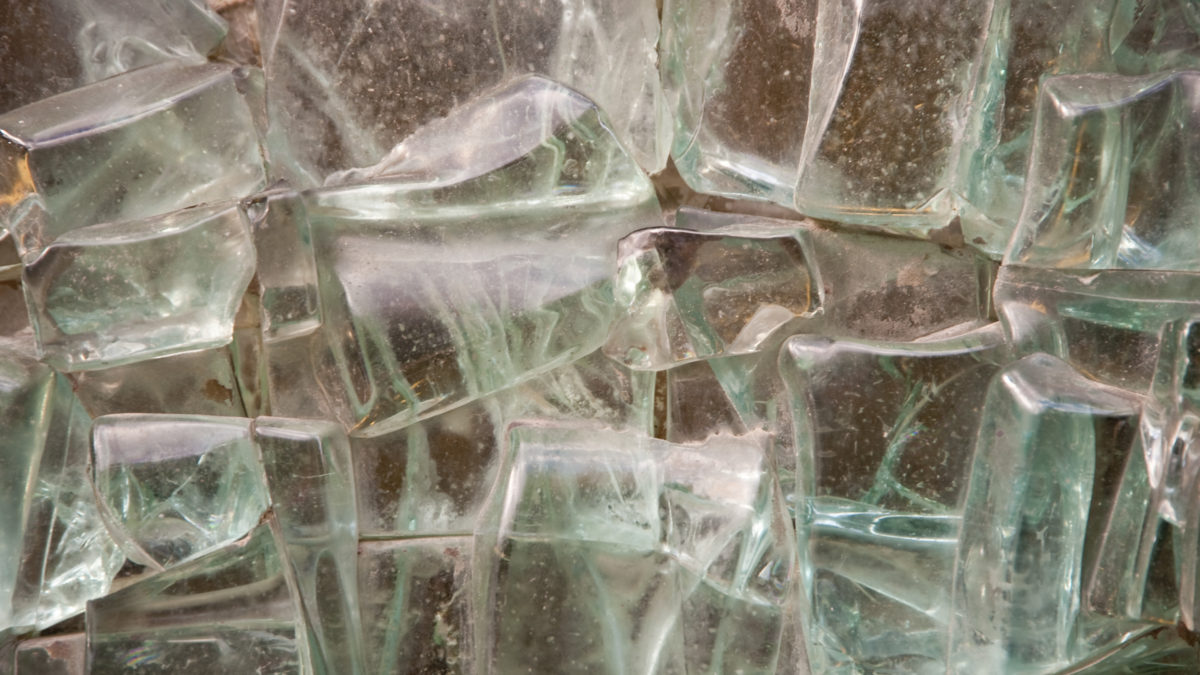 structure of broken glas